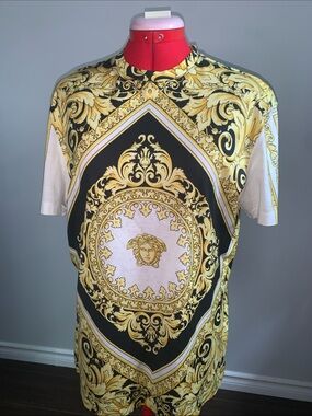 Versace Gold Black White Baroque Medusa Print Short Sleeve Tee